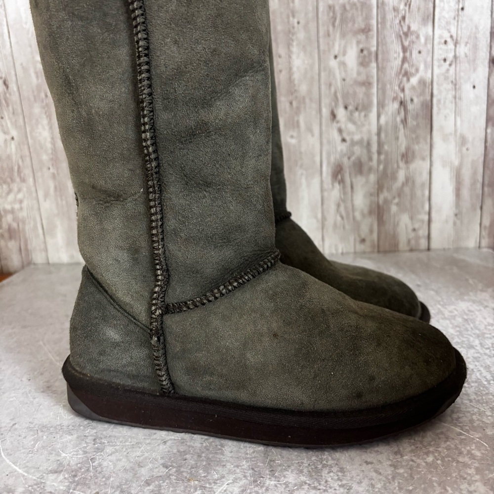 Emu Gray Sheepskin Shearling Calf Boots - Picture 4 of 8